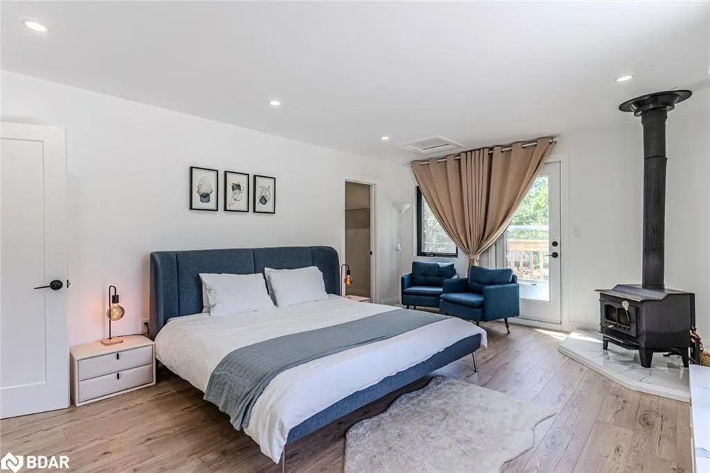 20 Hillview Crescent