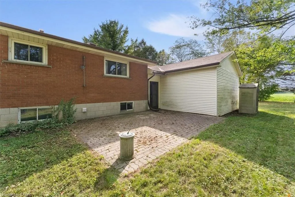 847 Carluke Road W