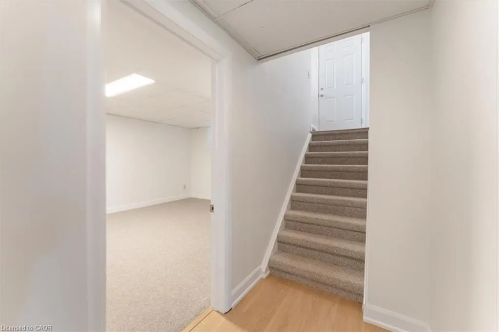 847 Carluke Road W