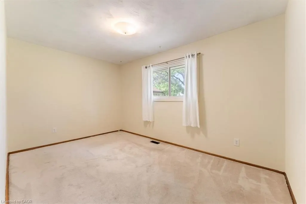 847 Carluke Road W