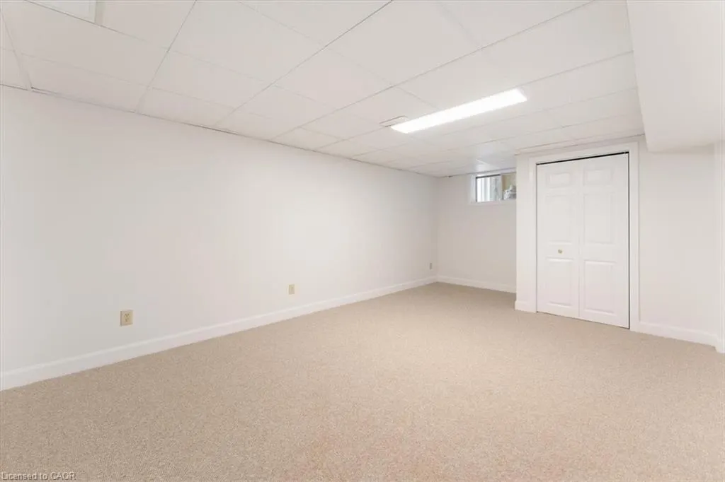 847 Carluke Road W