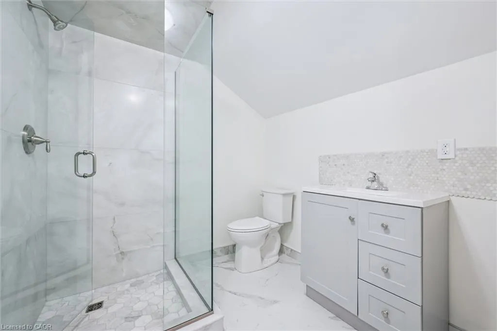 131 Metcalfe Street, #A