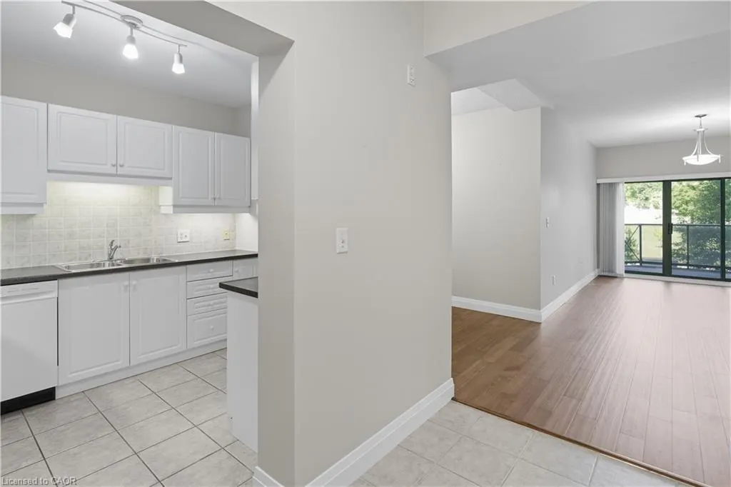 2075 Amherst Heights Drive, #211