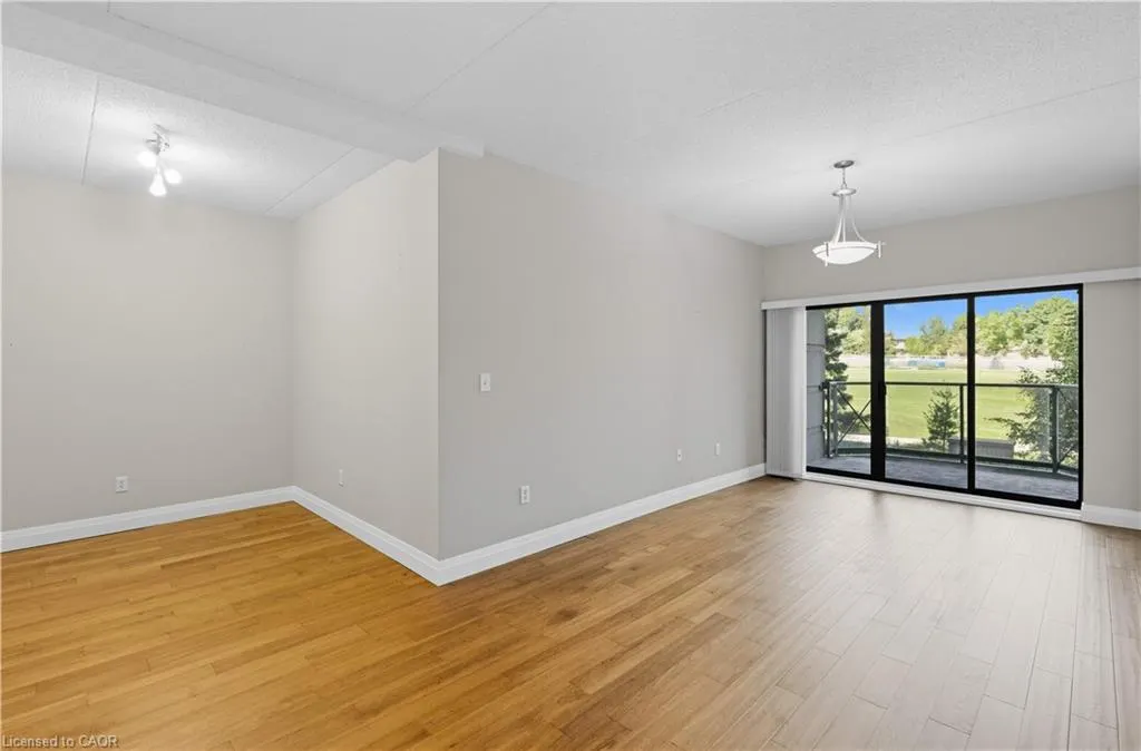 2075 Amherst Heights Drive, #211