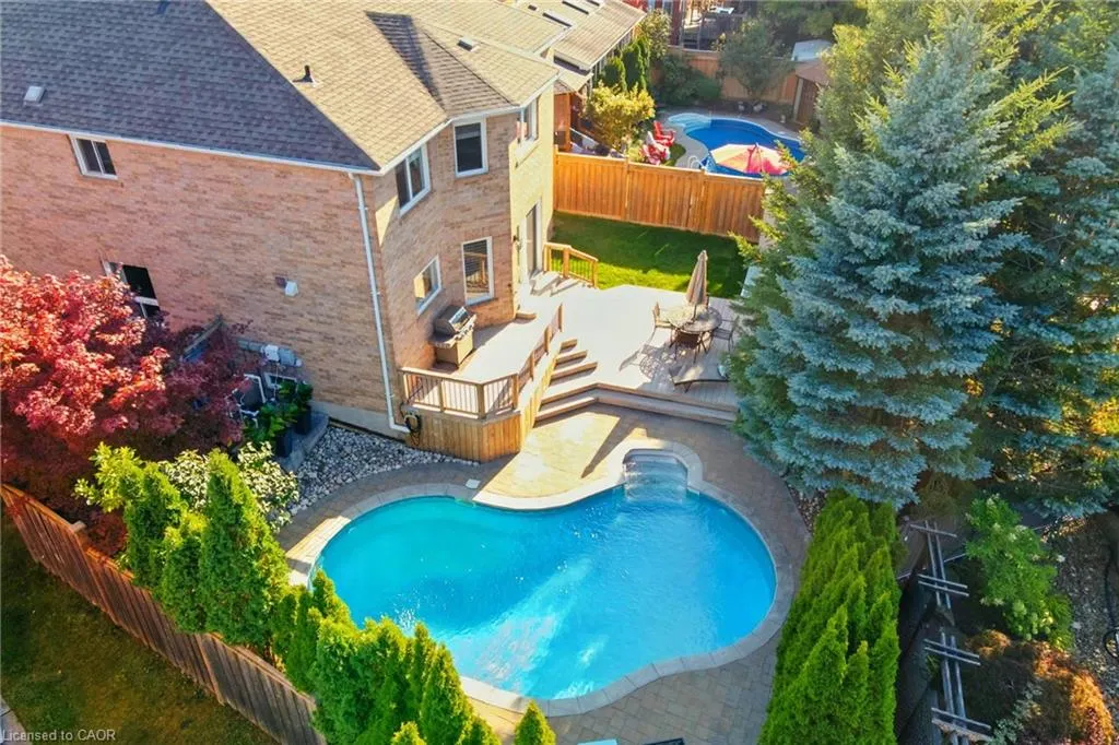 34 Curry Crescent