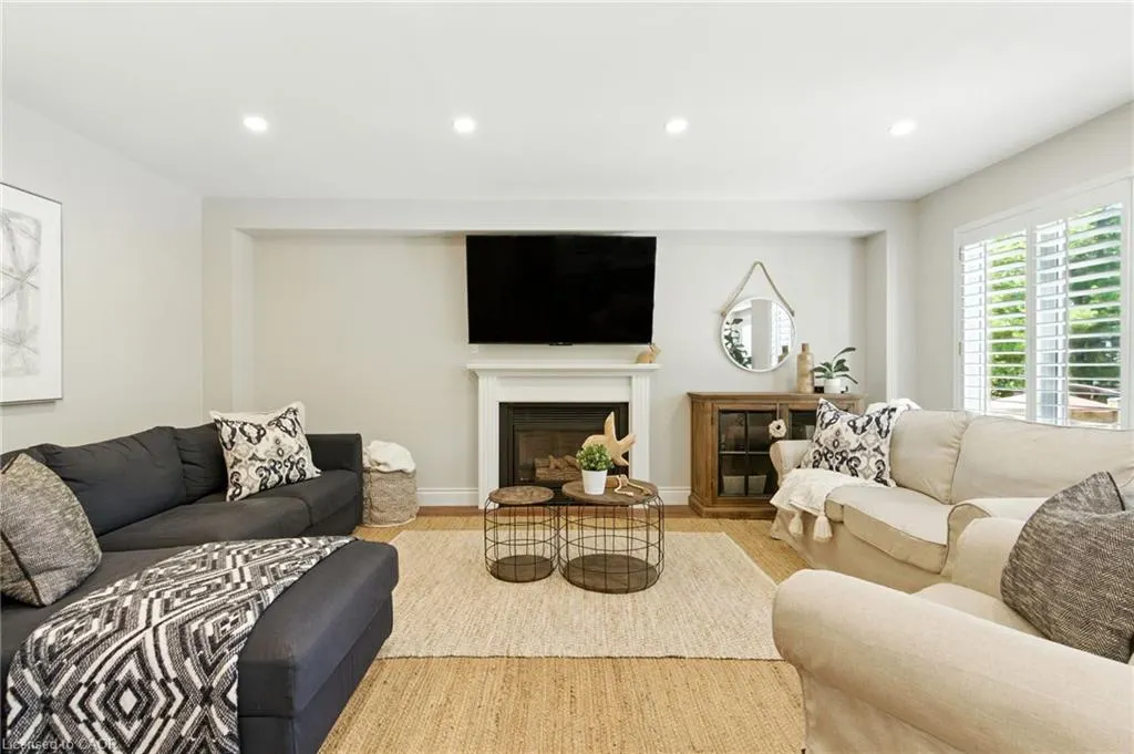 34 Curry Crescent