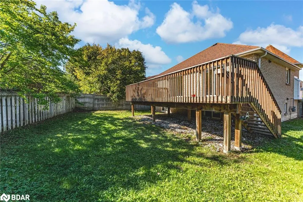 9 Kestrel Court, #Upper