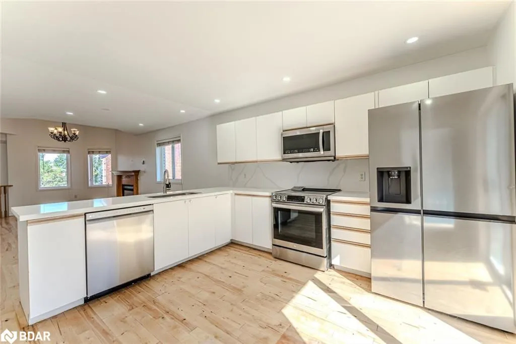 9 Kestrel Court, #Upper
