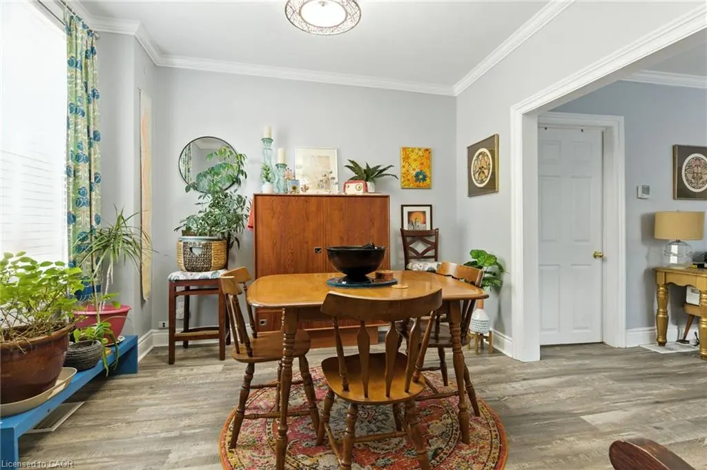 346 Hunter Street W