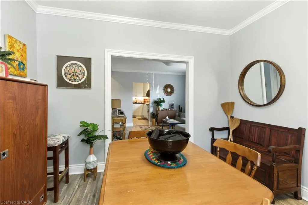 346 Hunter Street W