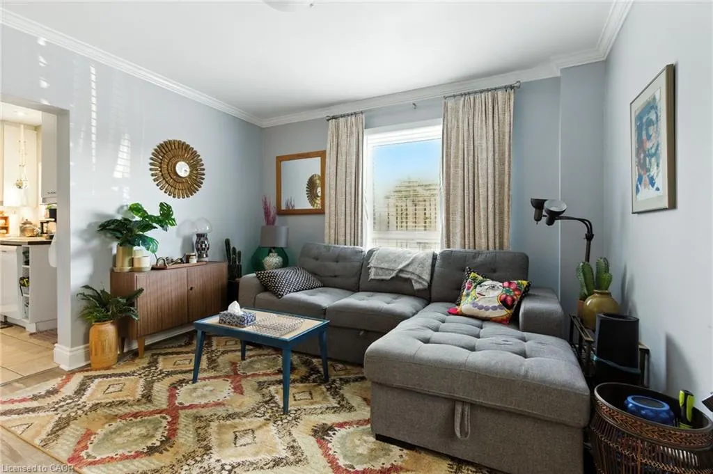 346 Hunter Street W
