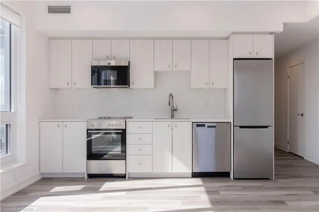 15 Wellington Street S, #1406