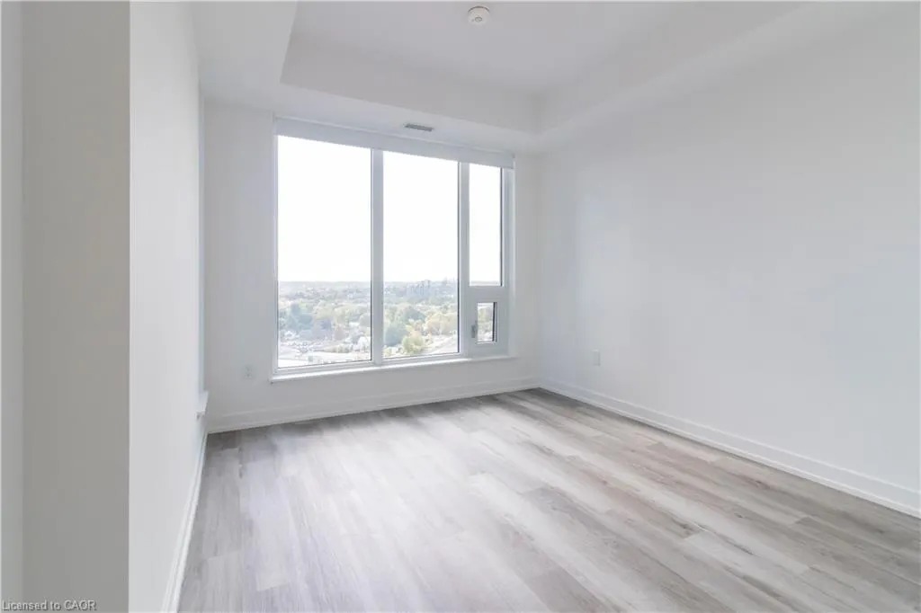 15 Wellington Street S, #1406