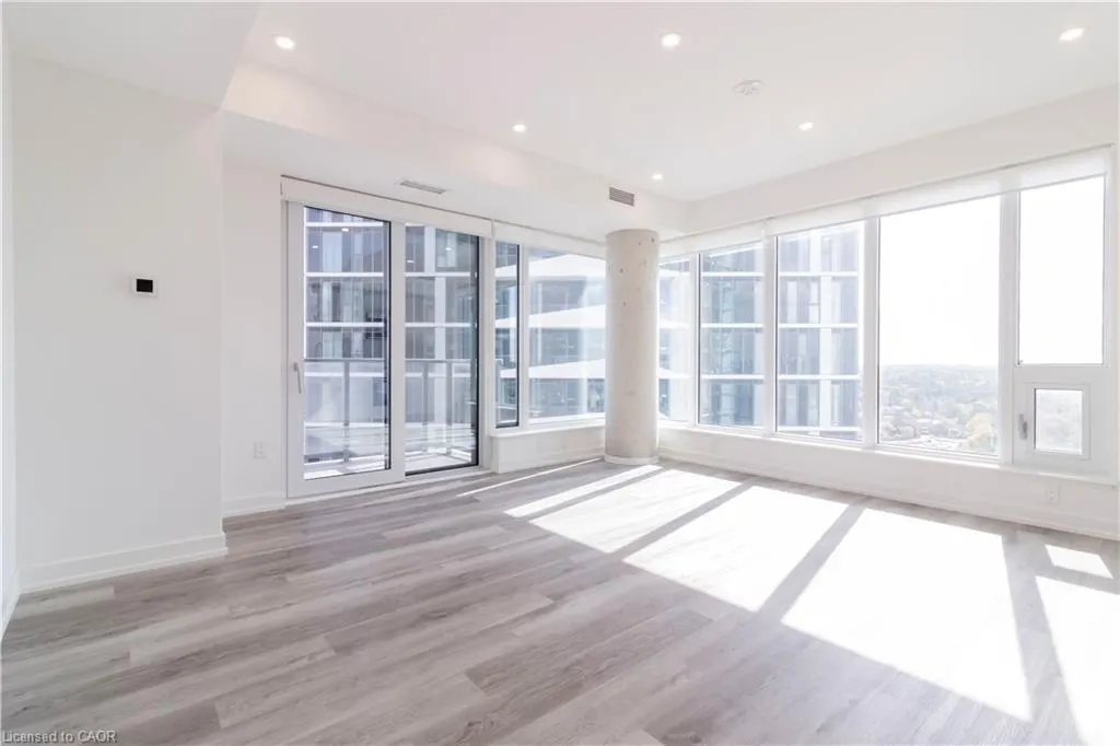 15 Wellington Street S, #1406