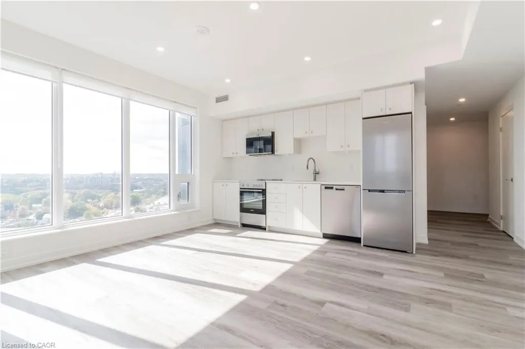 15 Wellington Street S, #1406