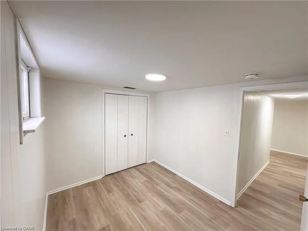 11 Van Horne Place