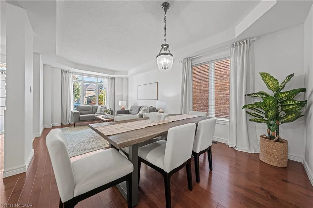 917 Fung Place
