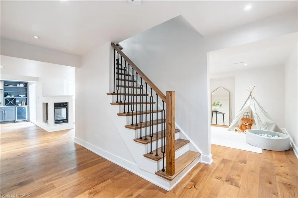 6618 Carriage Trail