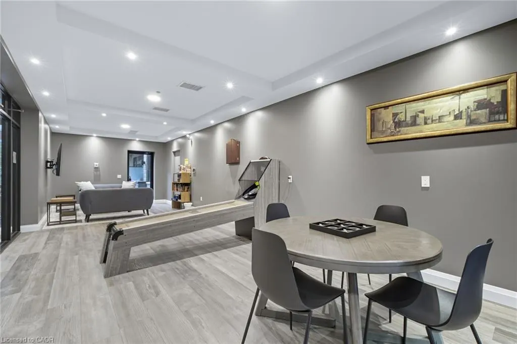 1 Redfern Avenue, #426