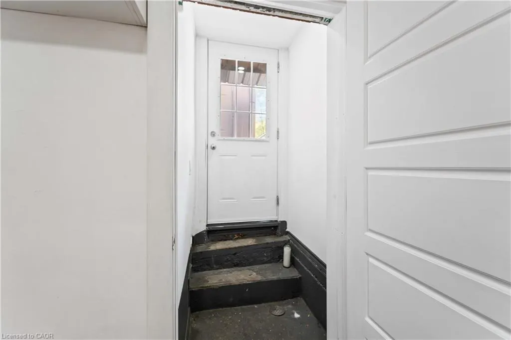 750 Barton Street E, #2