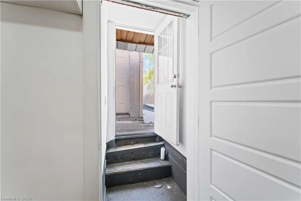 750 Barton Street E, #2