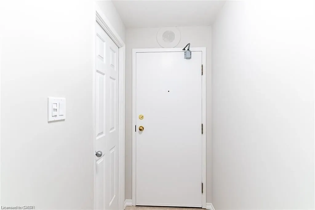 36 James Street S, #1002