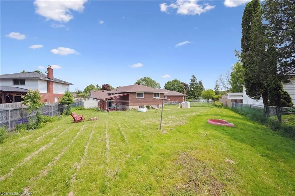 11 Van Horne Place