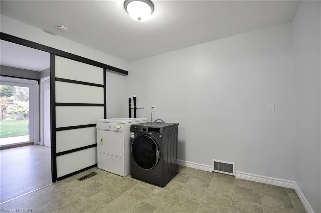 1029 Valentine Drive, #B