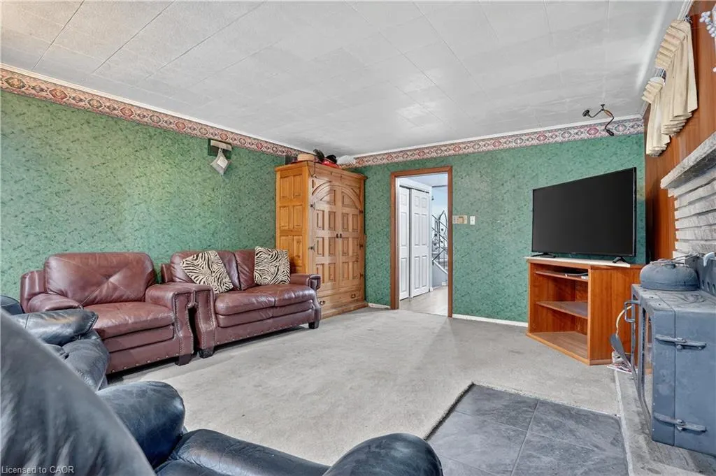 13 Roosevelt Avenue