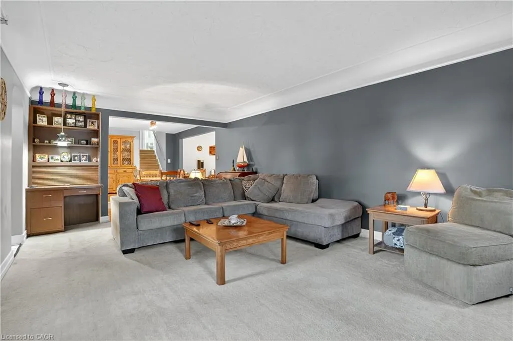 13 Roosevelt Avenue