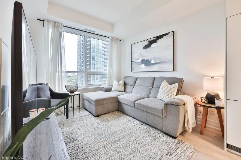 36 Elm Drive W, #705