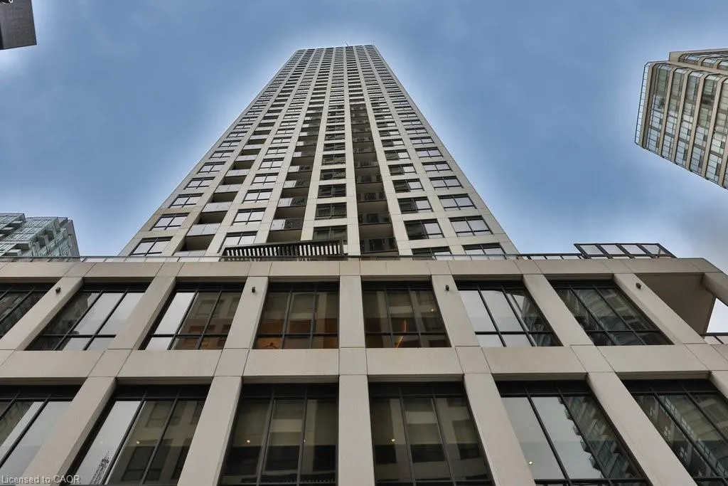 36 Elm Drive W, #705