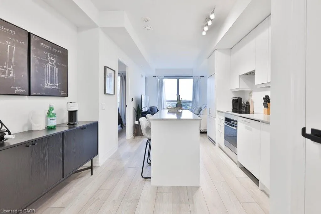 36 Elm Drive W, #705