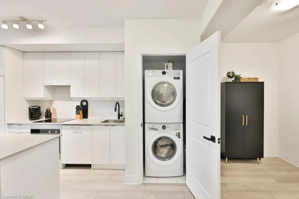 36 Elm Drive W, #705