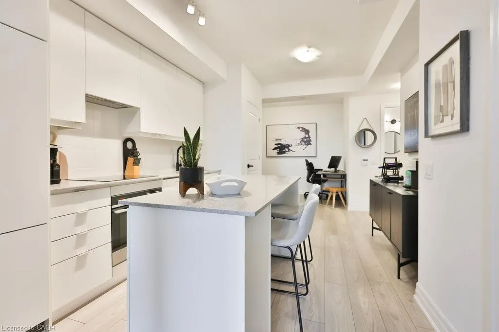 36 Elm Drive W, #705