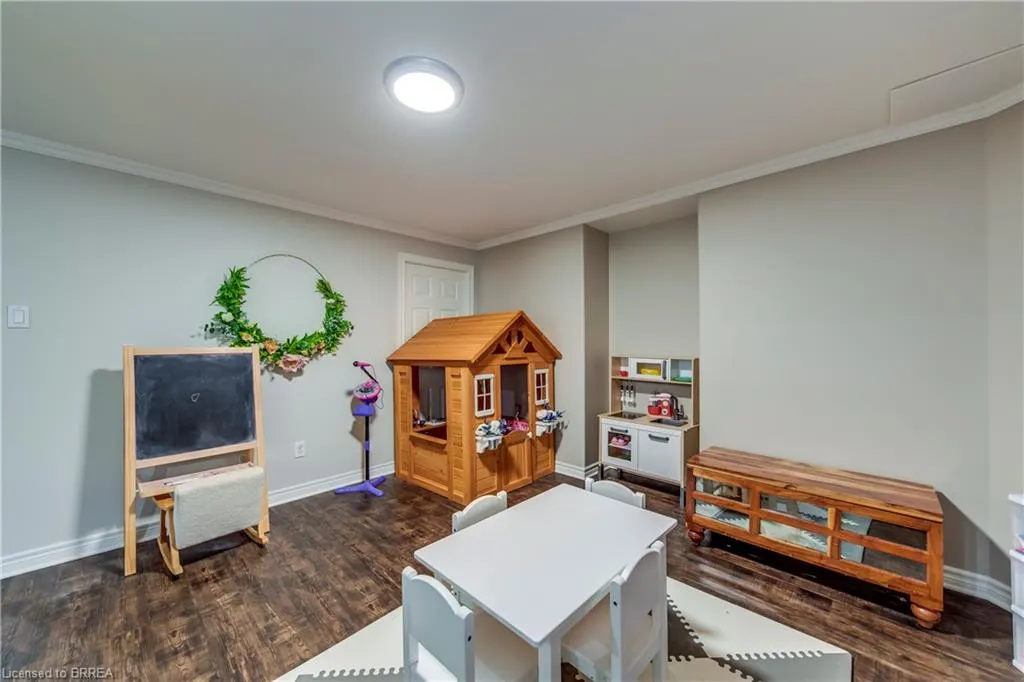 16 Sweetman Drive