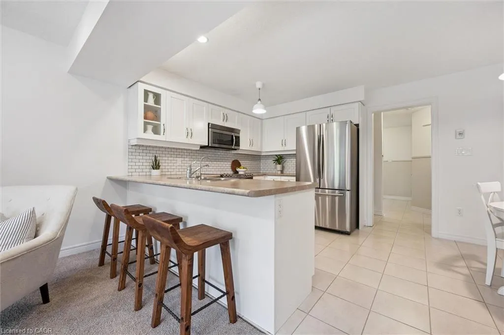 25 Sandybay Avenue