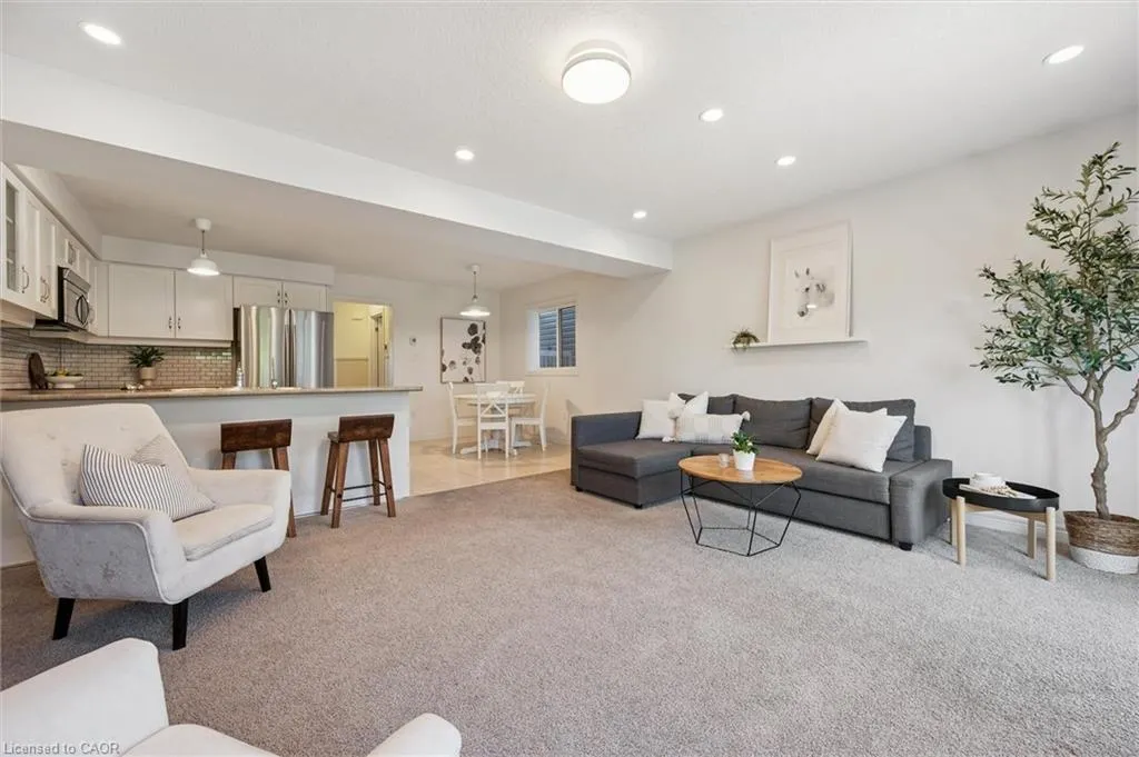 25 Sandybay Avenue
