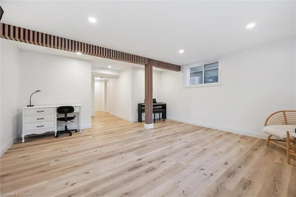 25 Sandybay Avenue