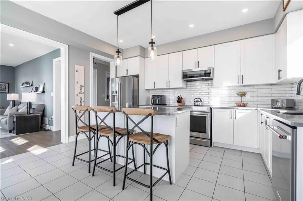 253 Kinsman Drive