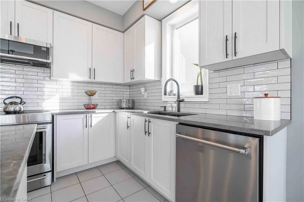 253 Kinsman Drive