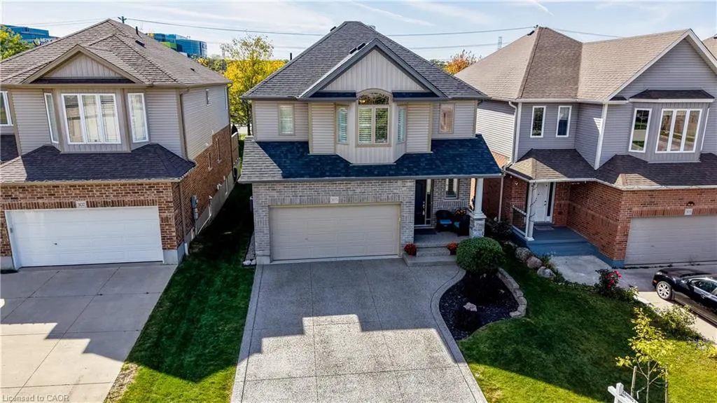 305 Thornhill Place