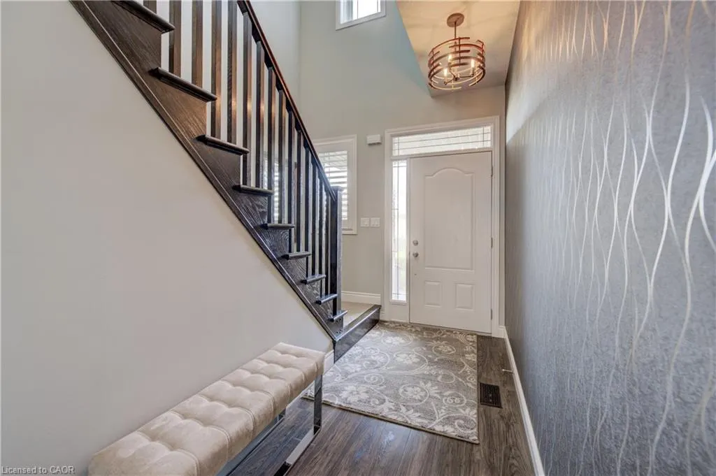 305 Thornhill Place