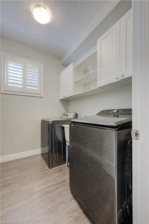 305 Thornhill Place