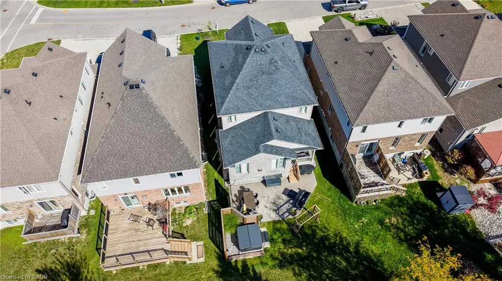 305 Thornhill Place