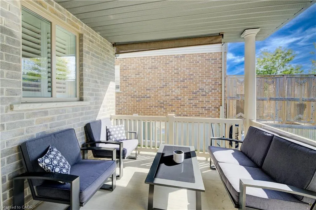305 Thornhill Place