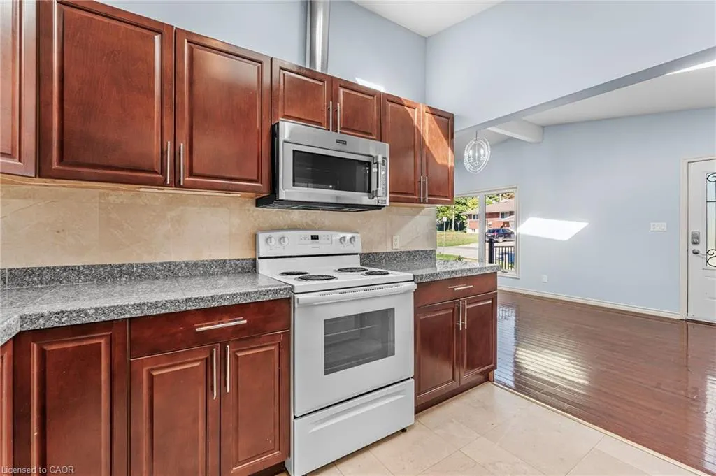 6122 Mayfair Drive