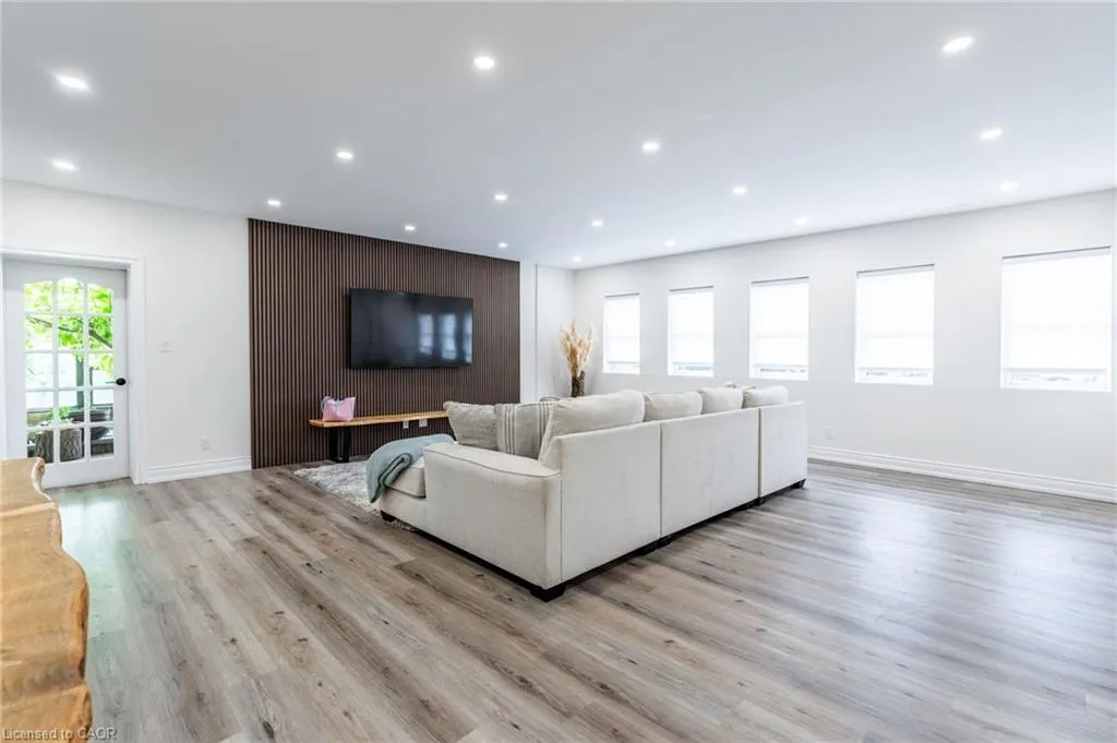 994030 Mono Adjala Townline