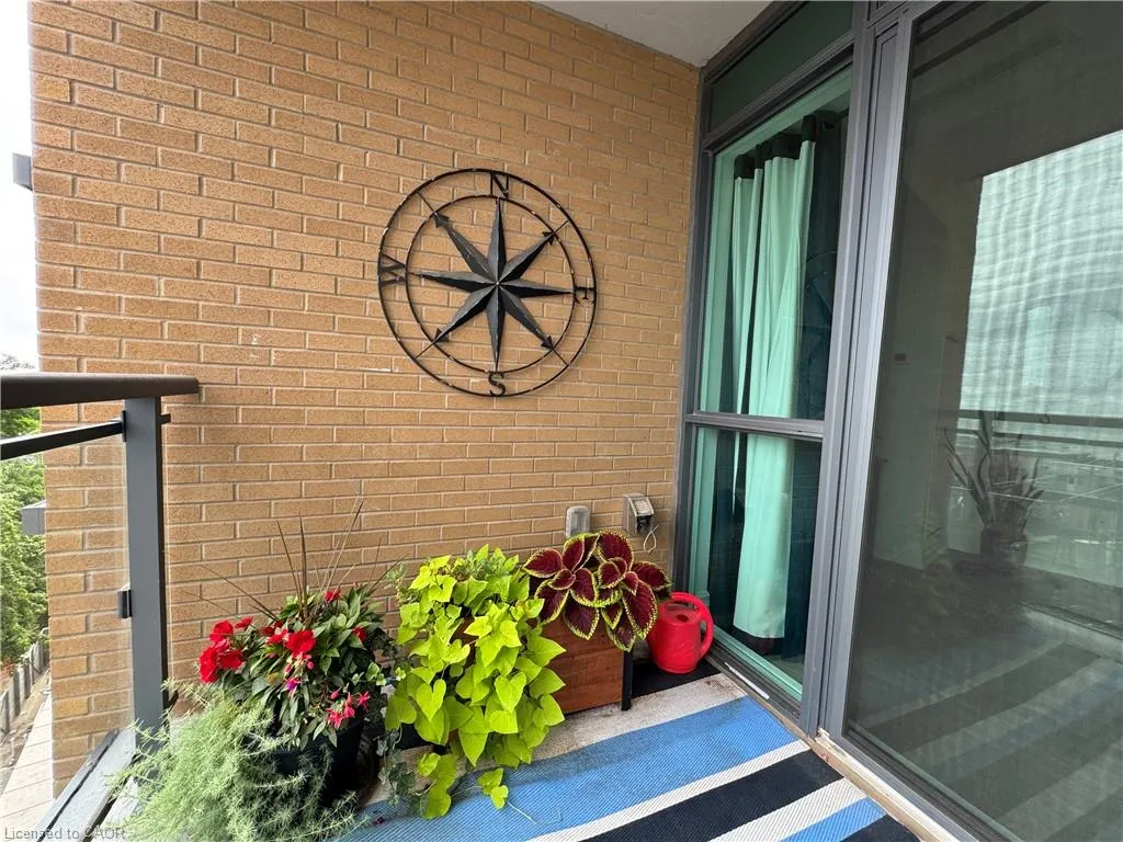 2060 Lakeshore Road, #405