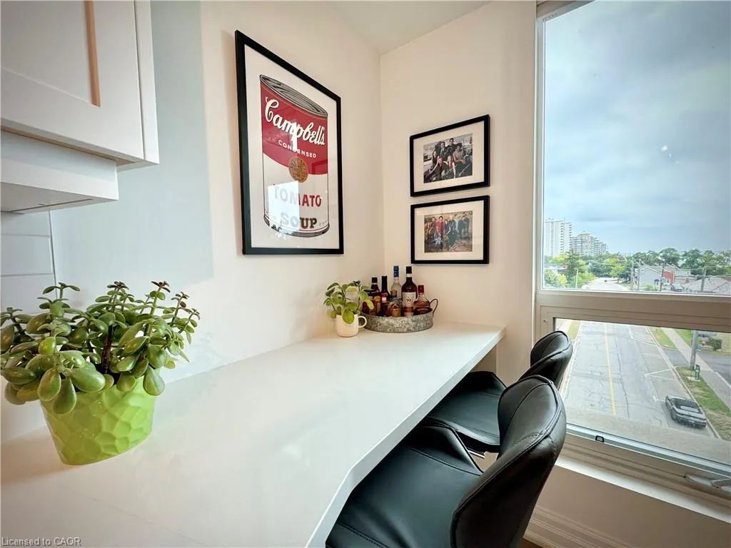 2060 Lakeshore Road, #405